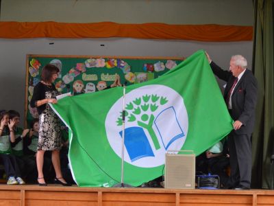 Travel Flag is awarded to Scoil San Treasa