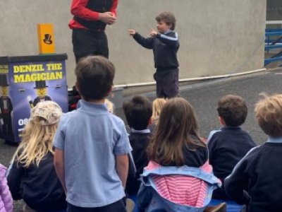 Denzil the Magician!