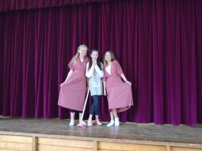 'The Greatest Showman' - performance by sixth class